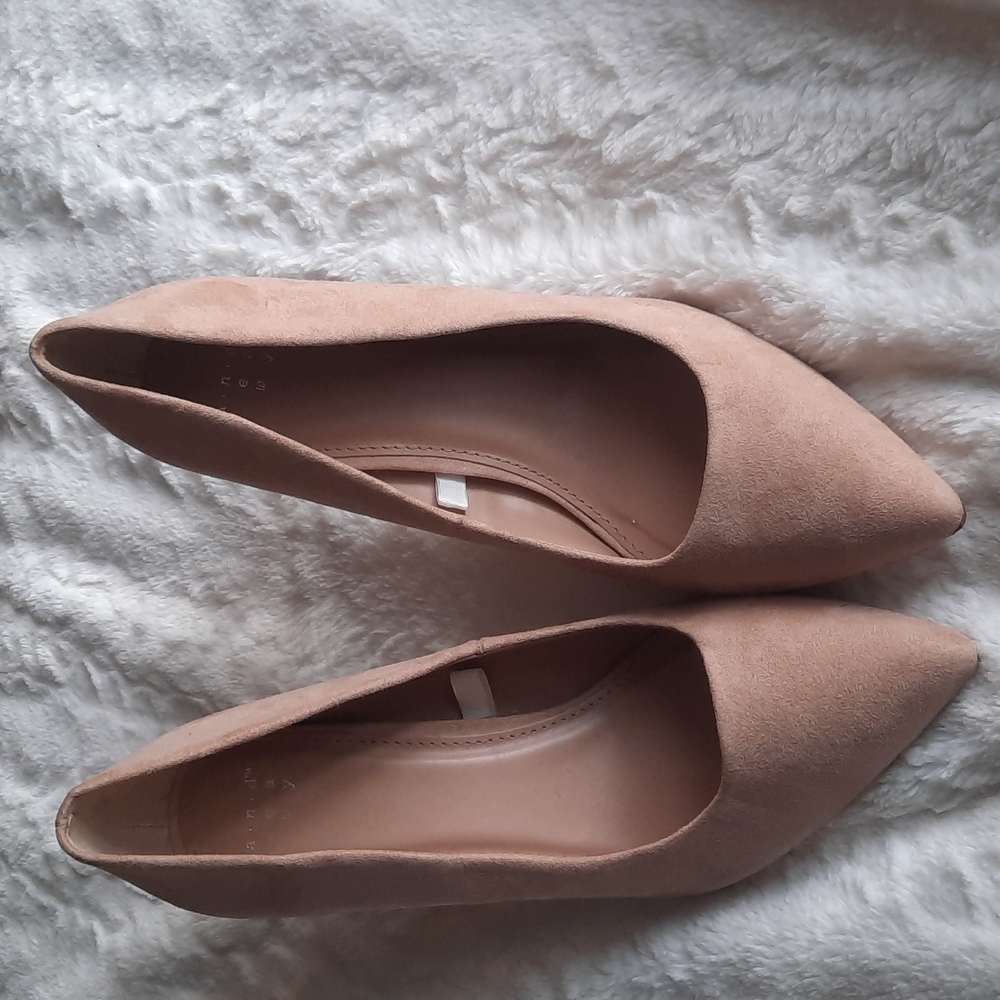 Size 9 heels